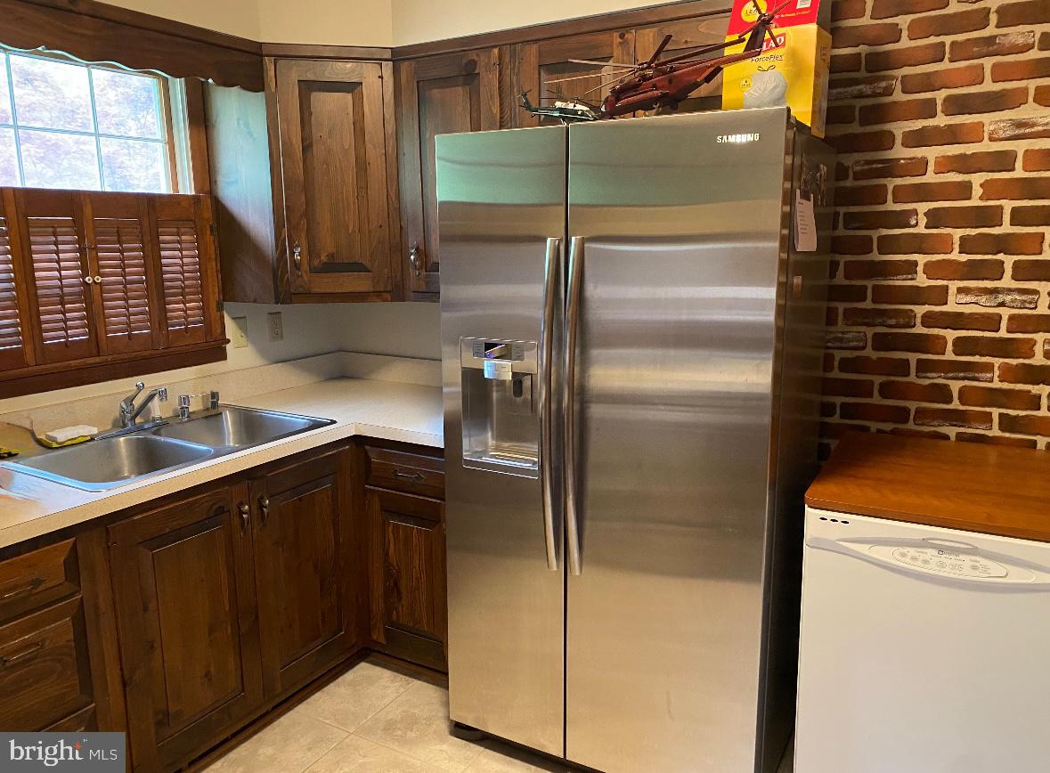 LEACHBURG - Residential Lease