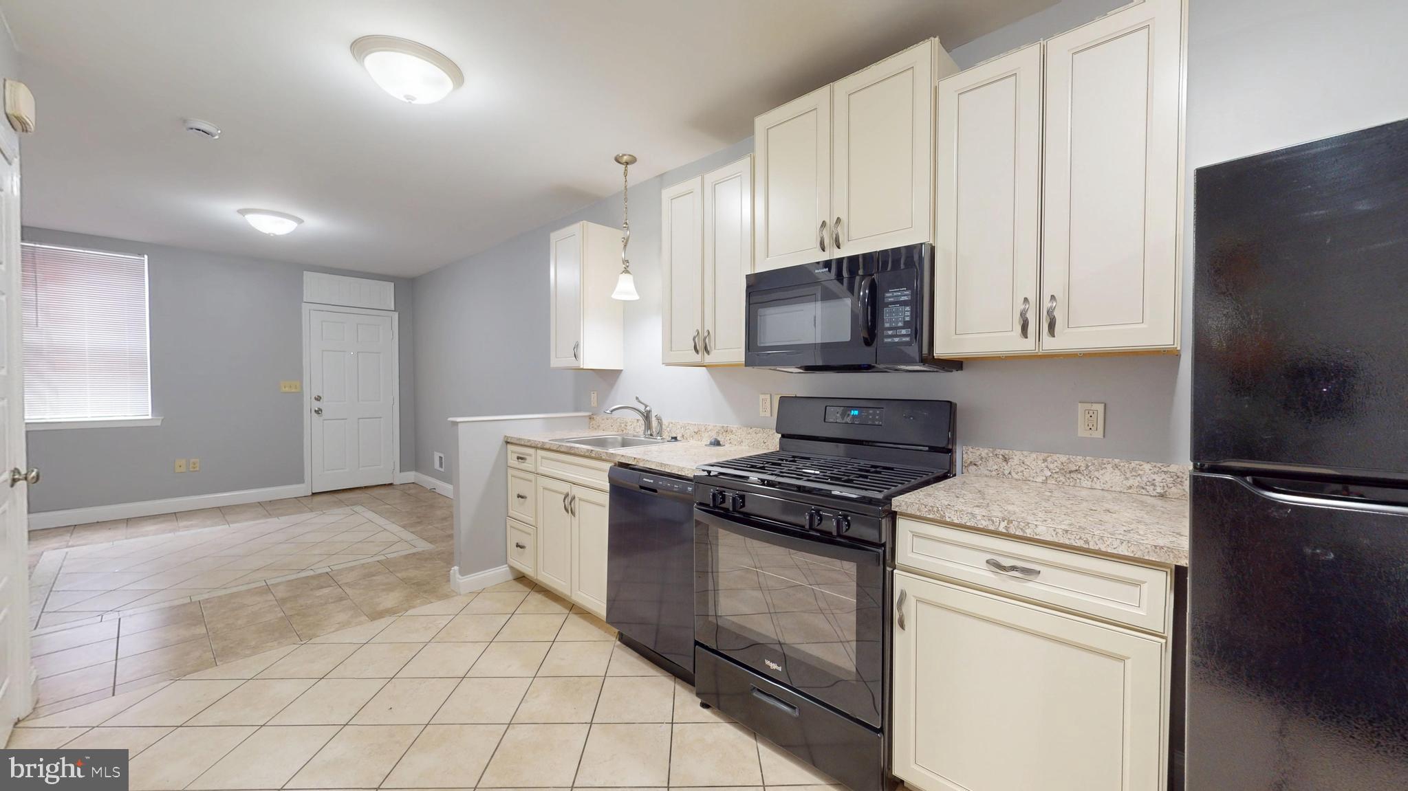 HOLLINS MARKET - Residential