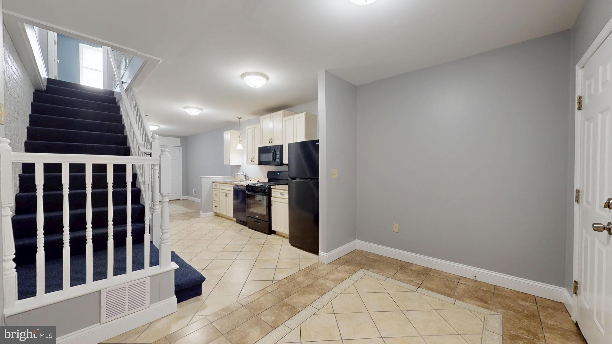 HOLLINS MARKET - Residential