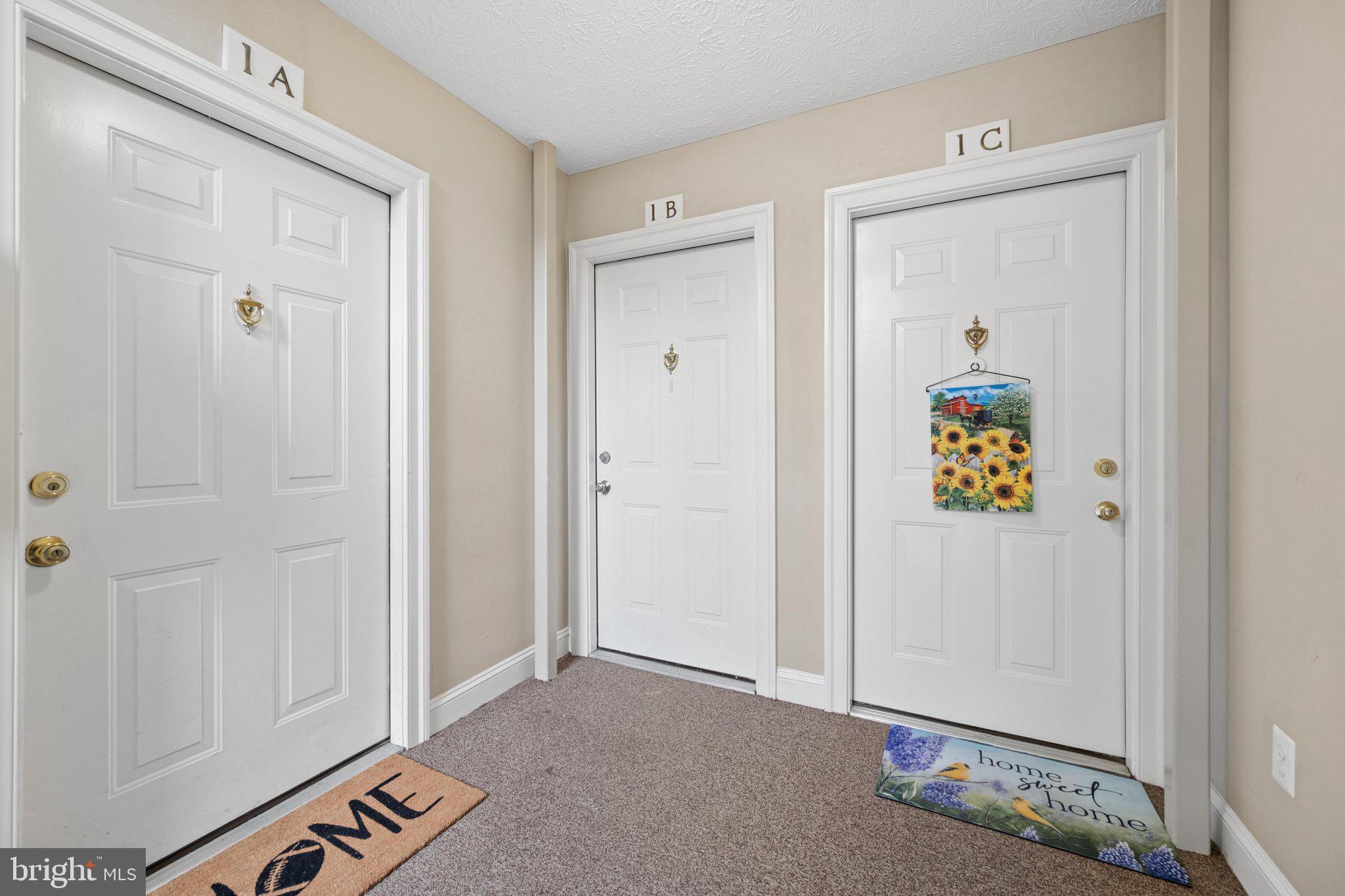 2108 WHITEHALL 1B