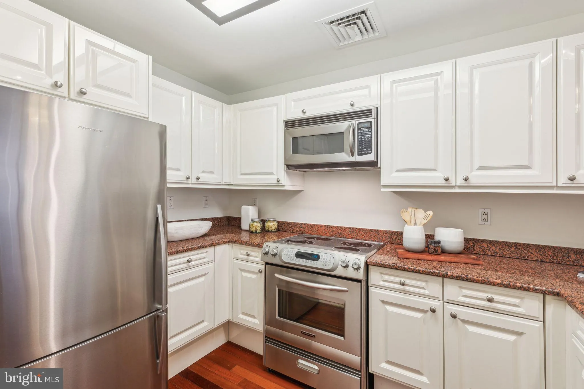 Philadelphia, Pennsylvania 19102, United States, 1 Bedroom Bedrooms, ,1 BathroomBathrooms,Residential,Active,123334