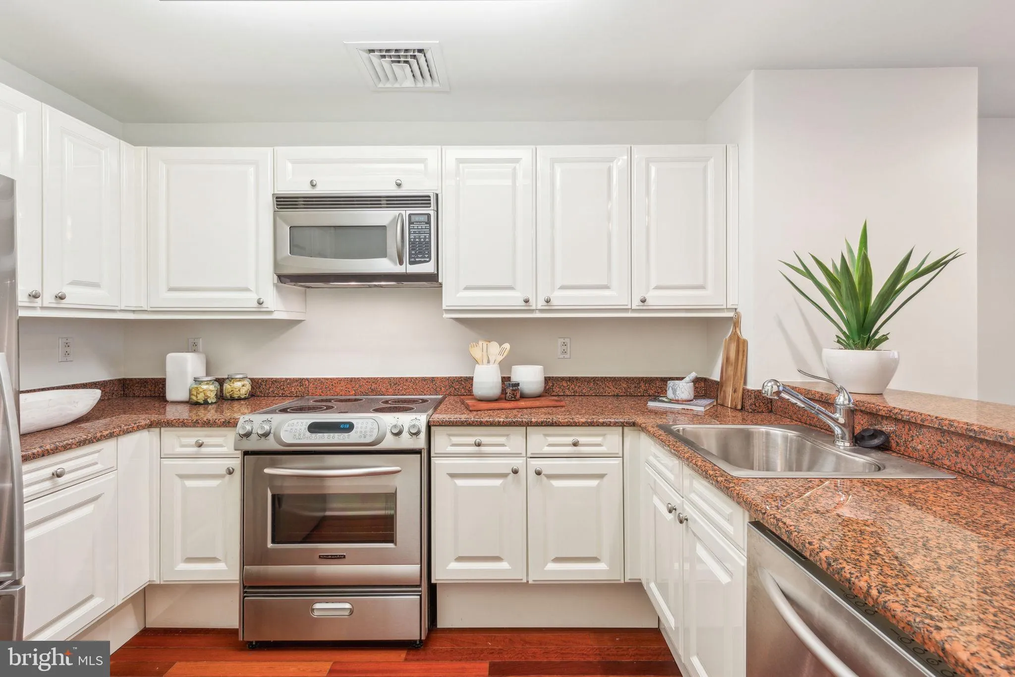 Philadelphia, Pennsylvania 19102, United States, 1 Bedroom Bedrooms, ,1 BathroomBathrooms,Residential,Active,123334