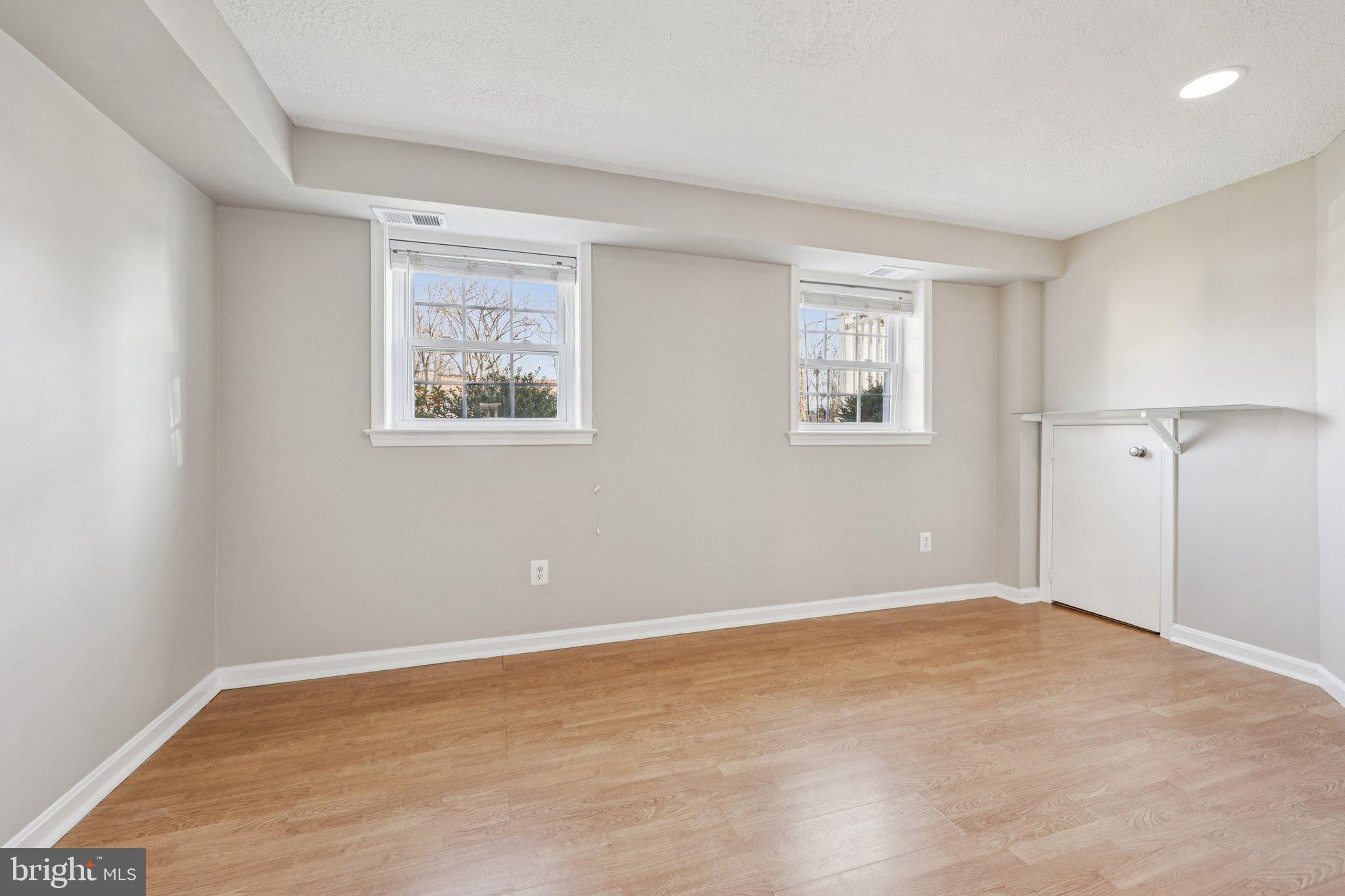 SILVER OAKS - Residential