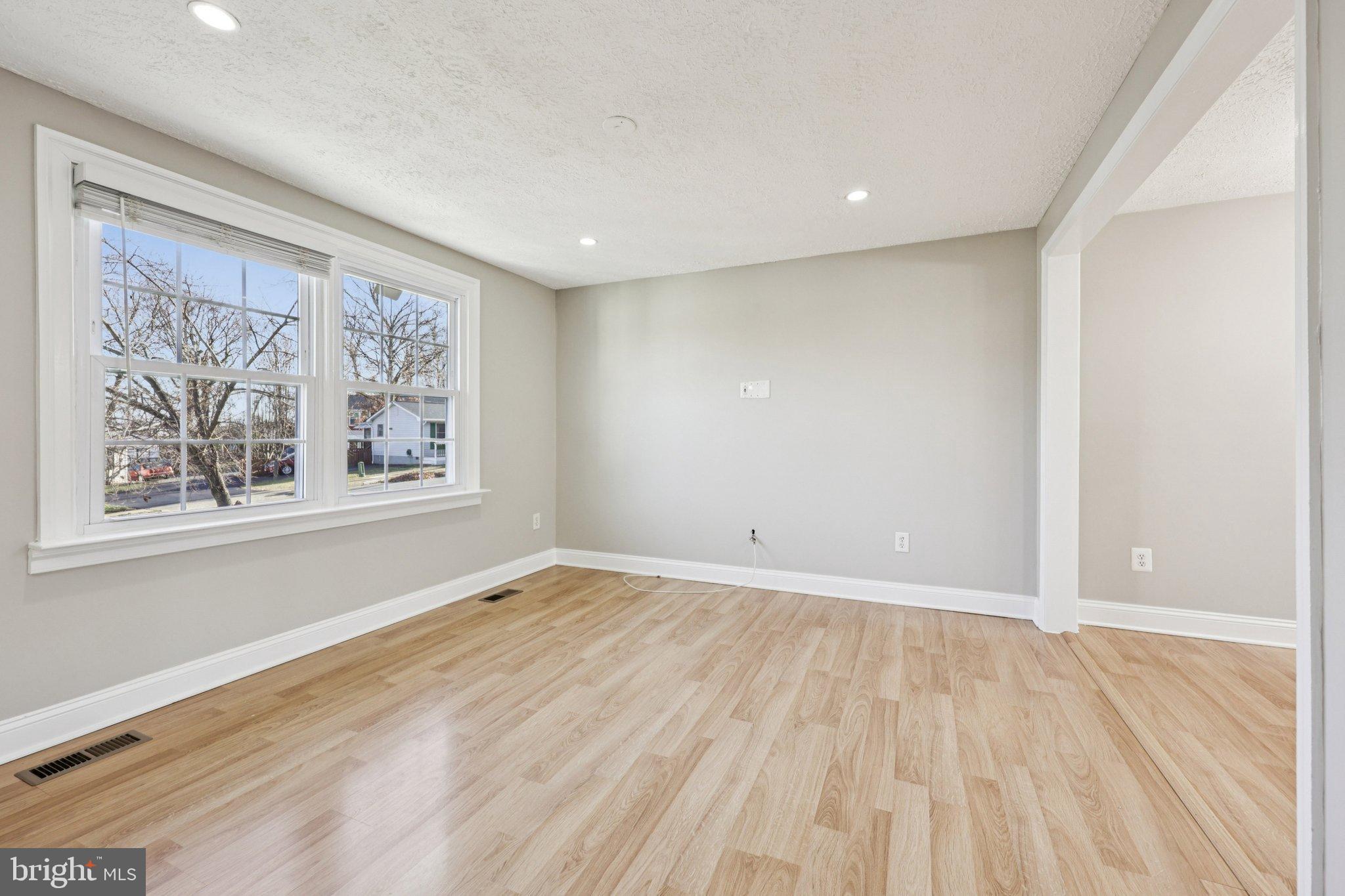 SILVER OAKS - Residential