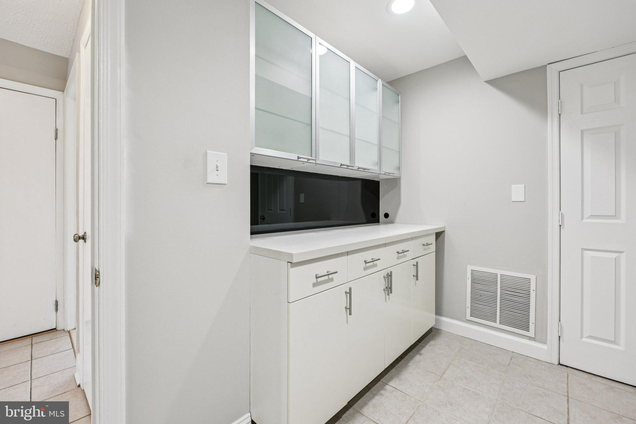 SILVER OAKS - Residential