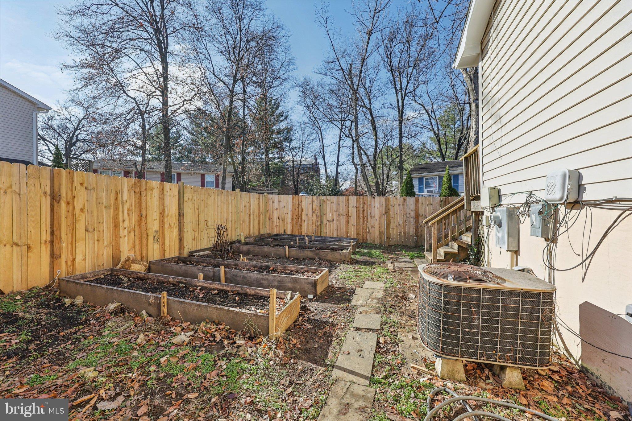 SILVER OAKS - Residential