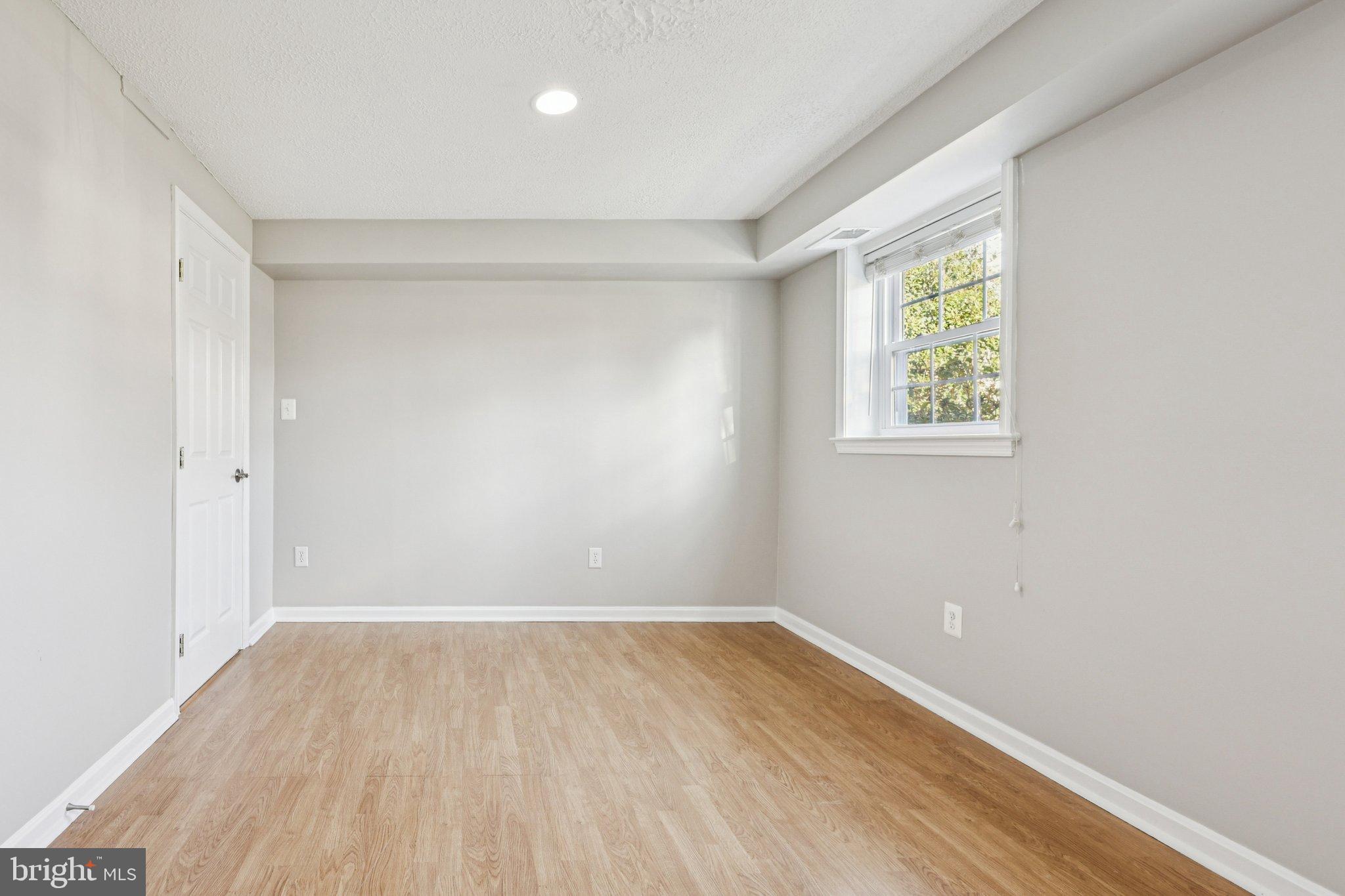 SILVER OAKS - Residential