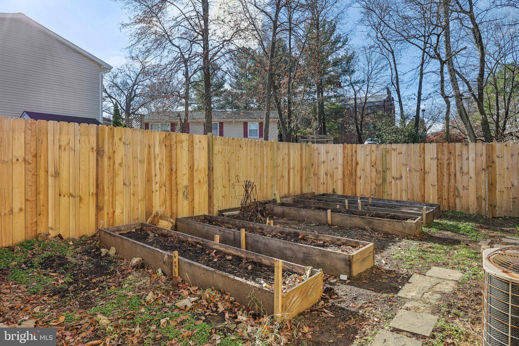 SILVER OAKS - Residential