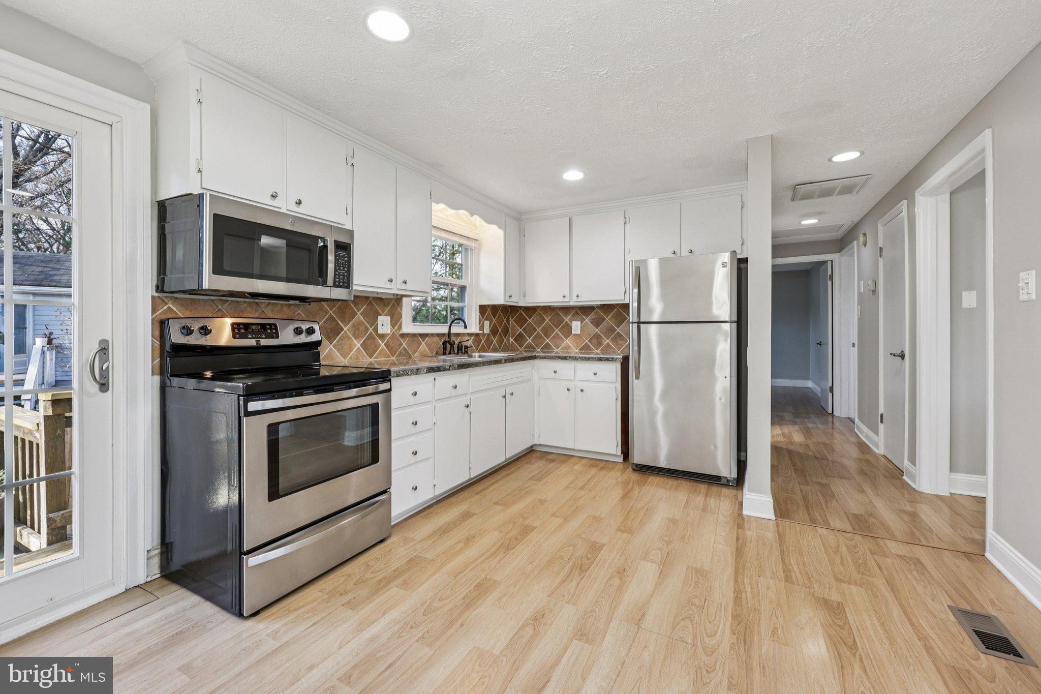 SILVER OAKS - Residential