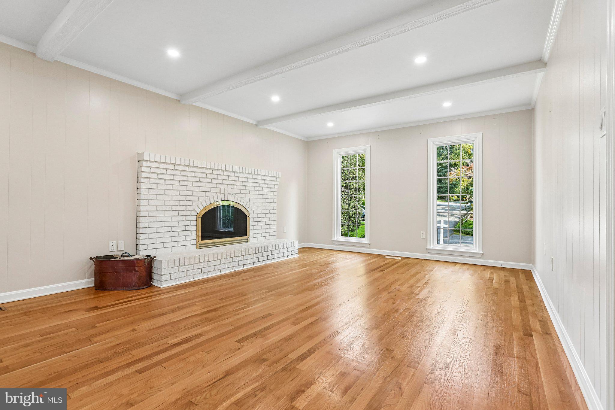 1360 SNOW MEADOW LANE