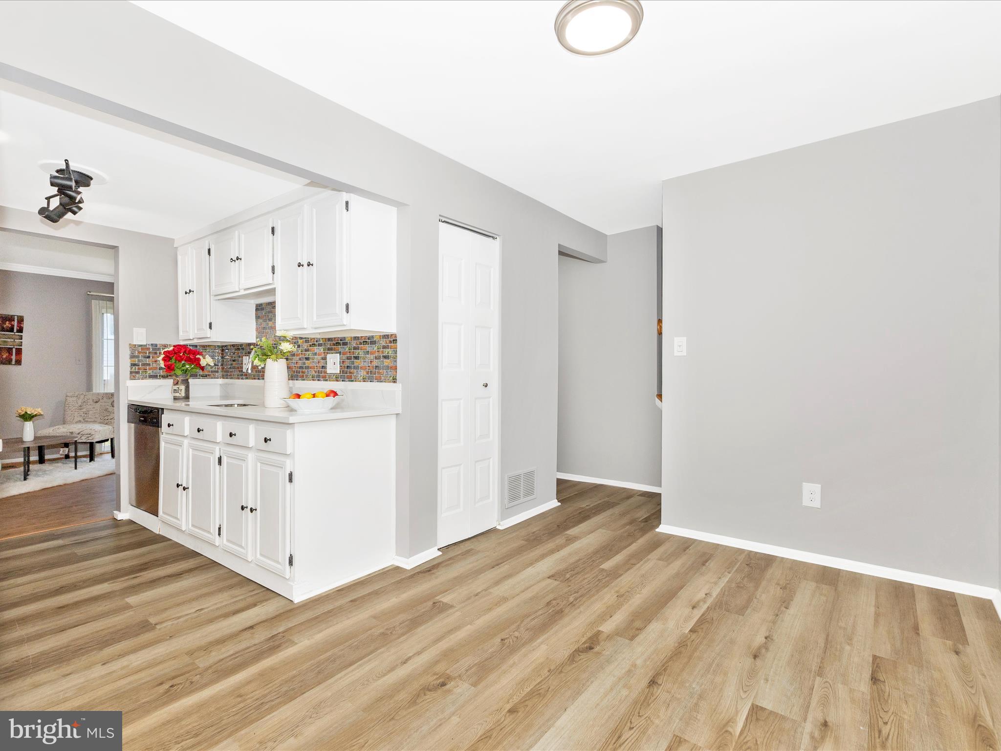 CROFTON SQUARE - Residential