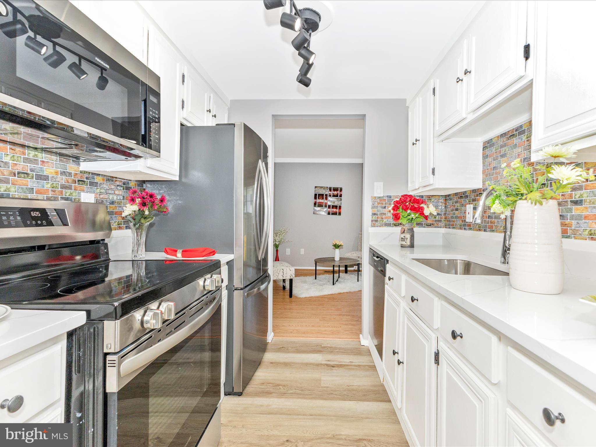 CROFTON SQUARE - Residential