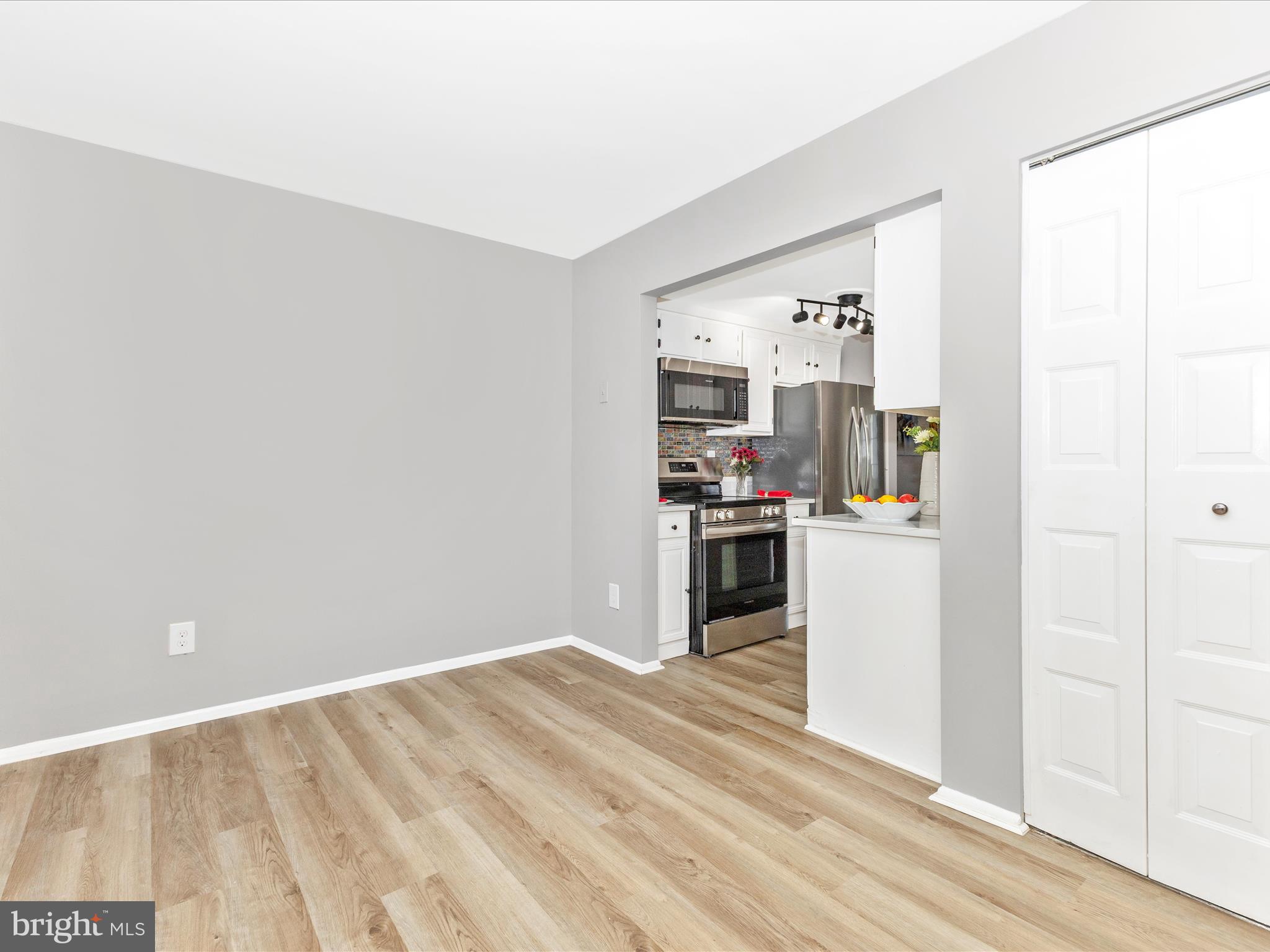 CROFTON SQUARE - Residential