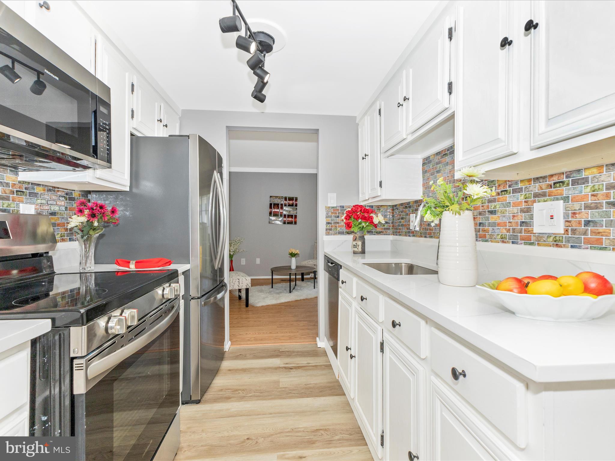 CROFTON SQUARE - Residential