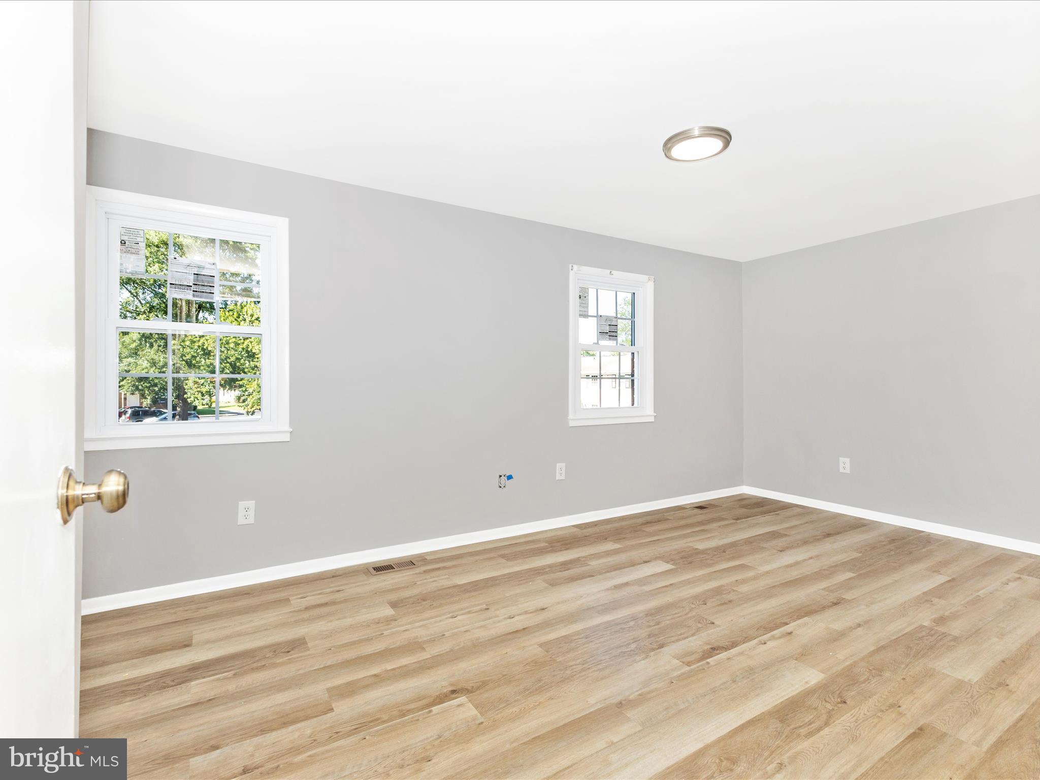 CROFTON SQUARE - Residential