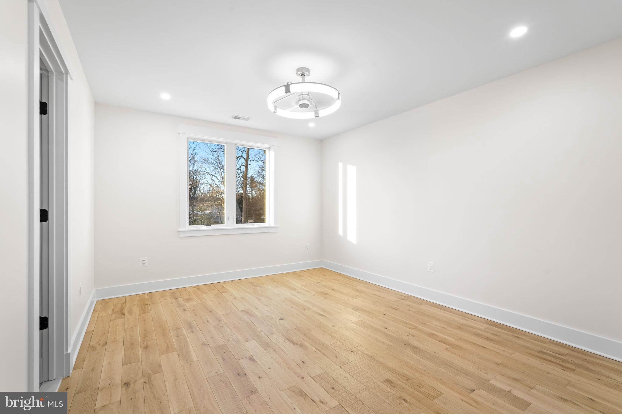 MANOR PARK - Residential