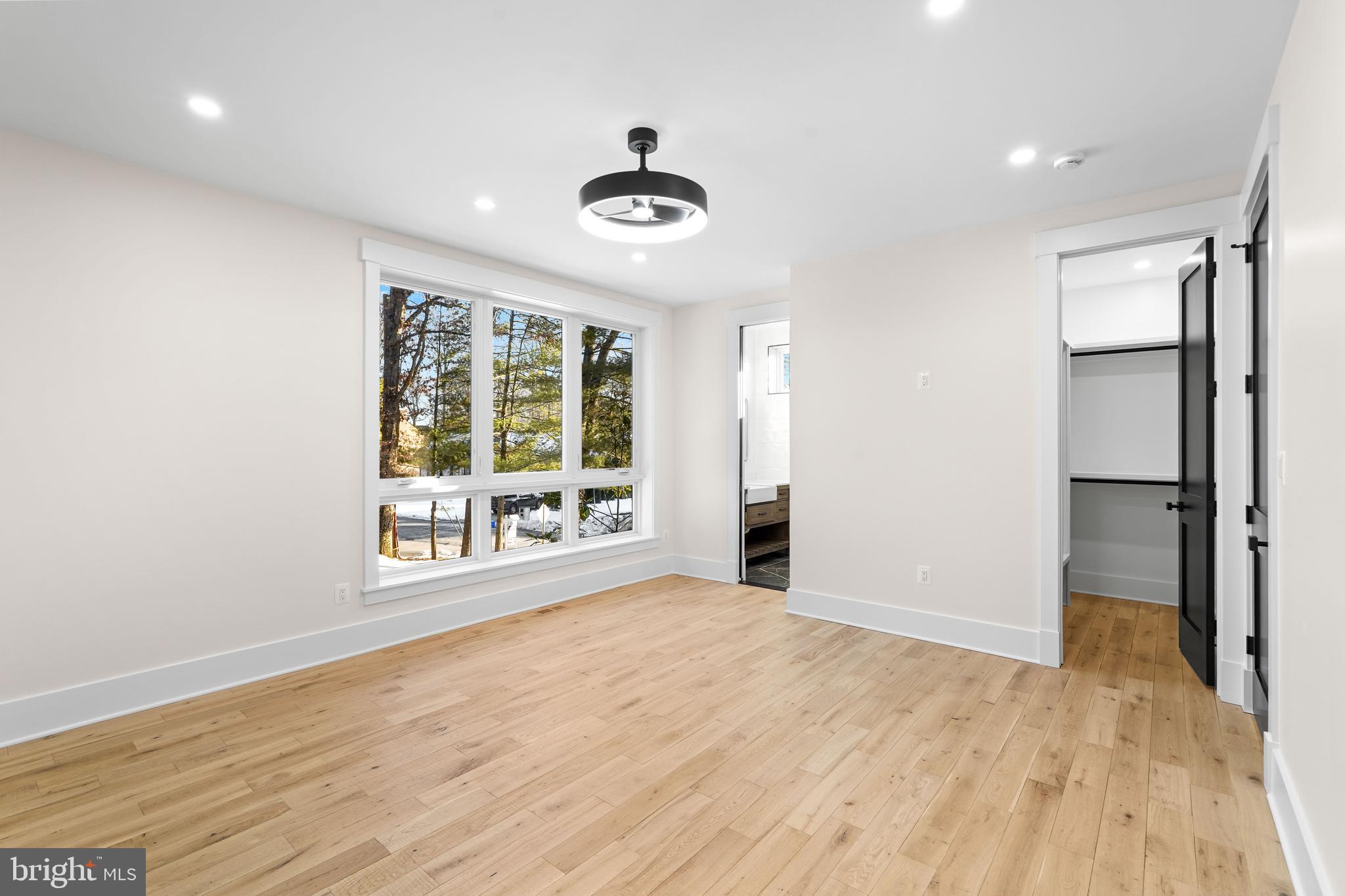 MANOR PARK - Residential