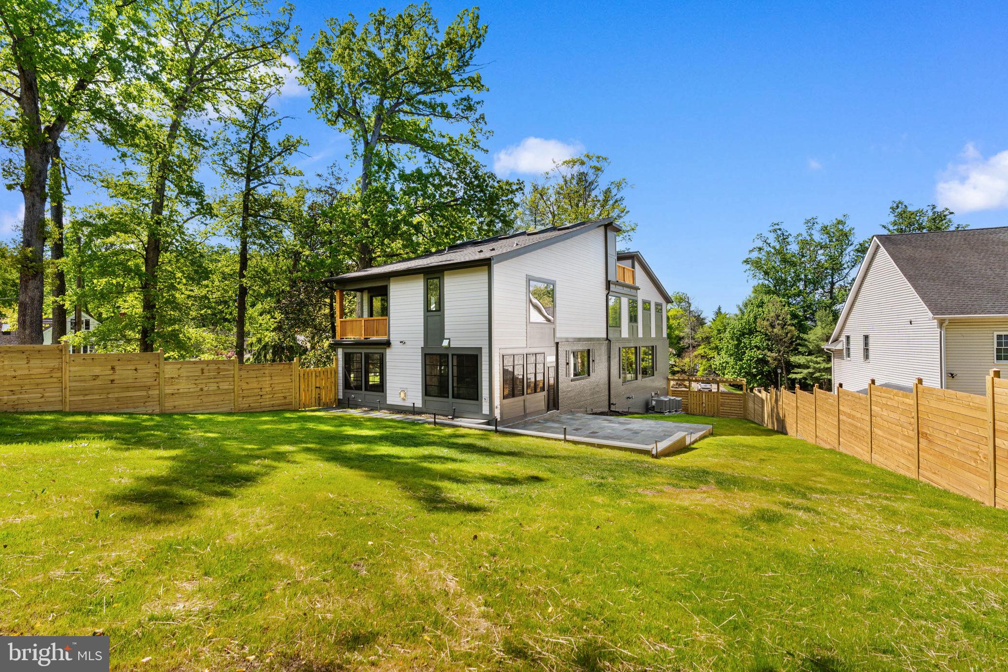 MANOR PARK - Residential