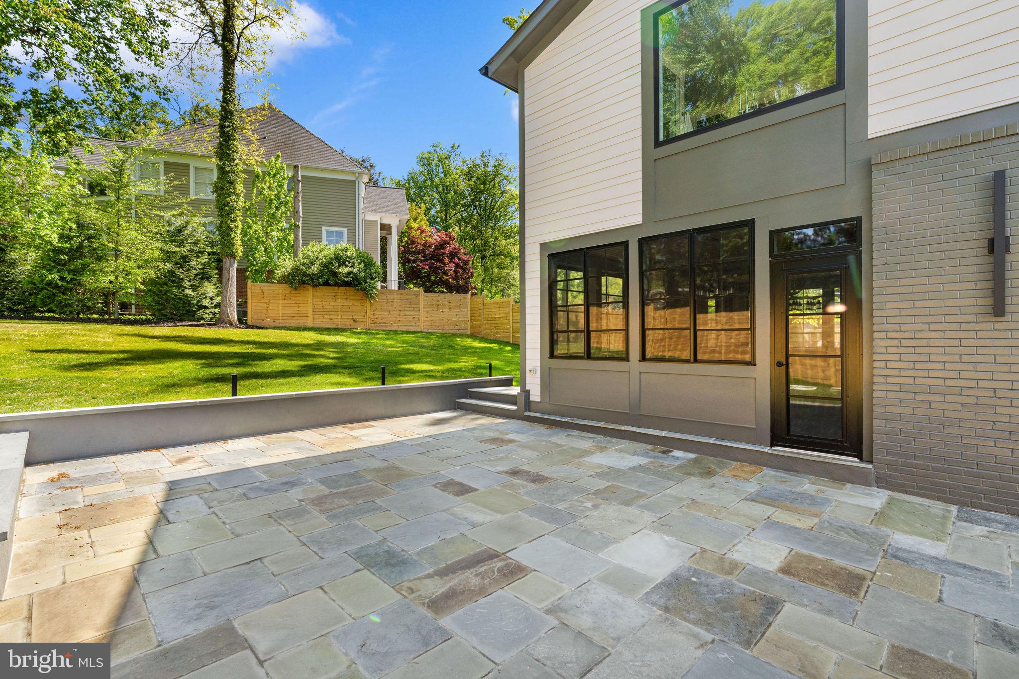 MANOR PARK - Residential