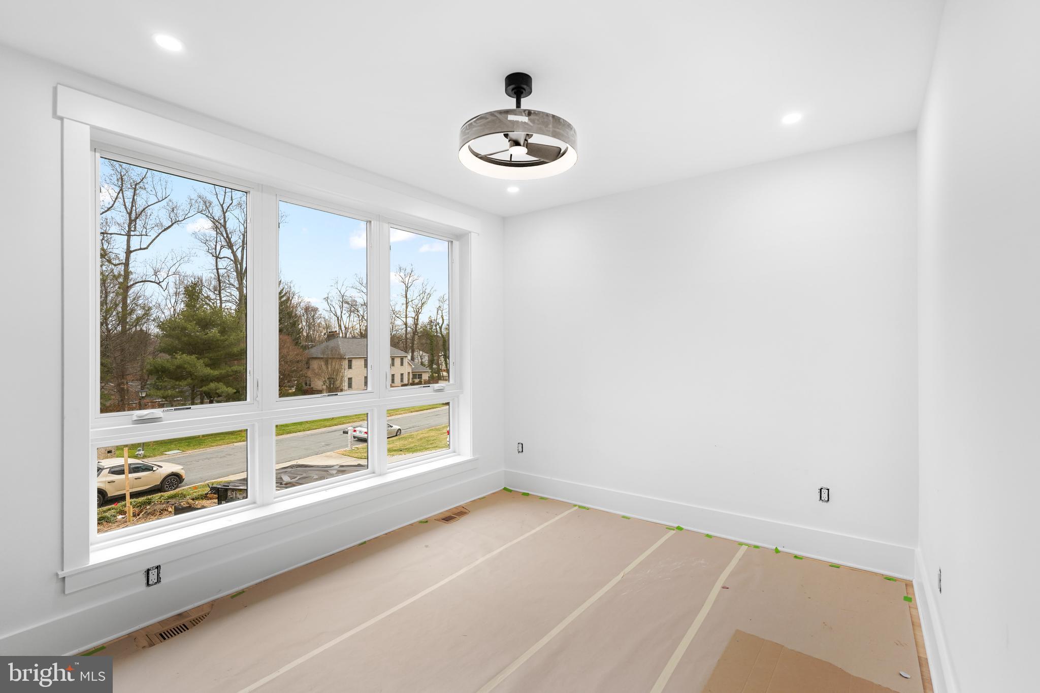 MANOR PARK - Residential