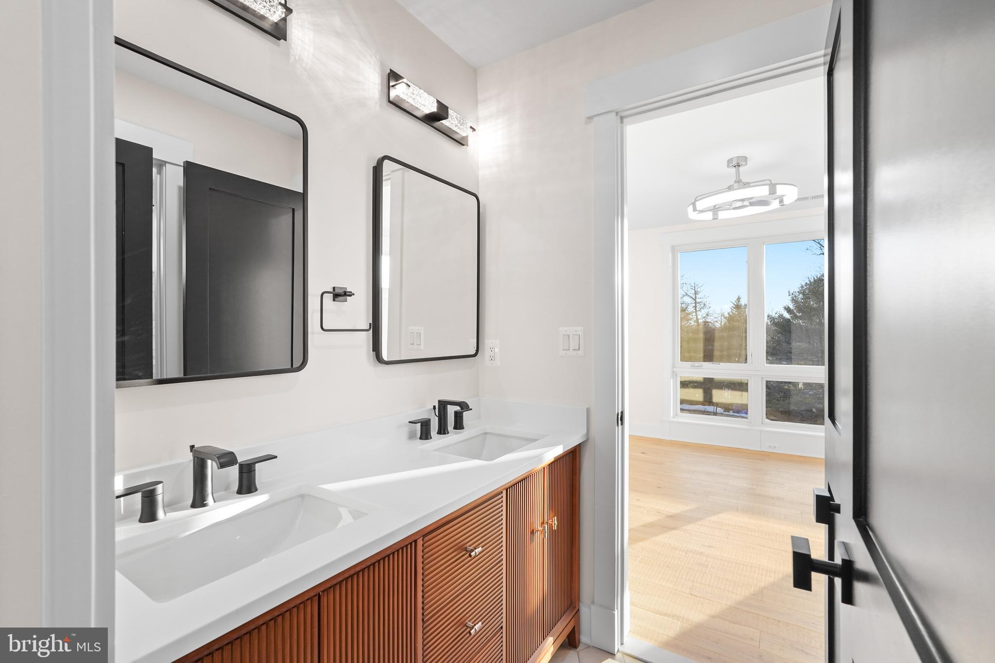 MANOR PARK - Residential