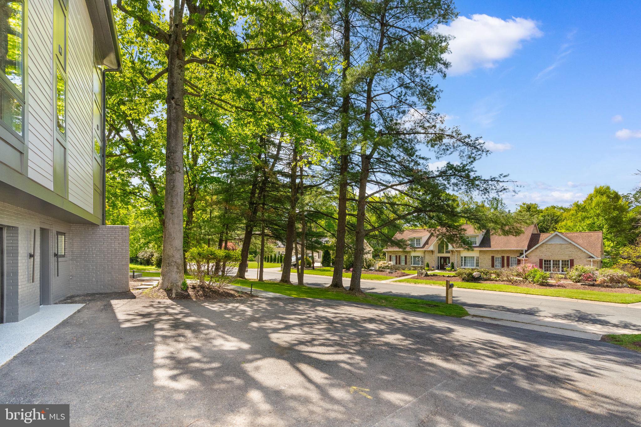MANOR PARK - Residential