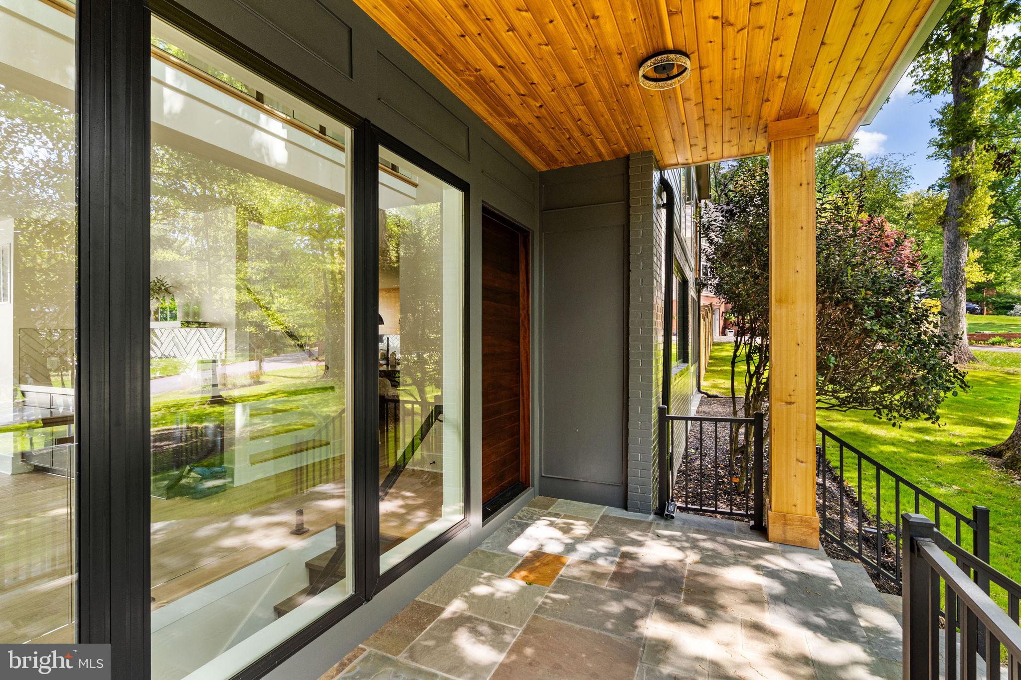 MANOR PARK - Residential