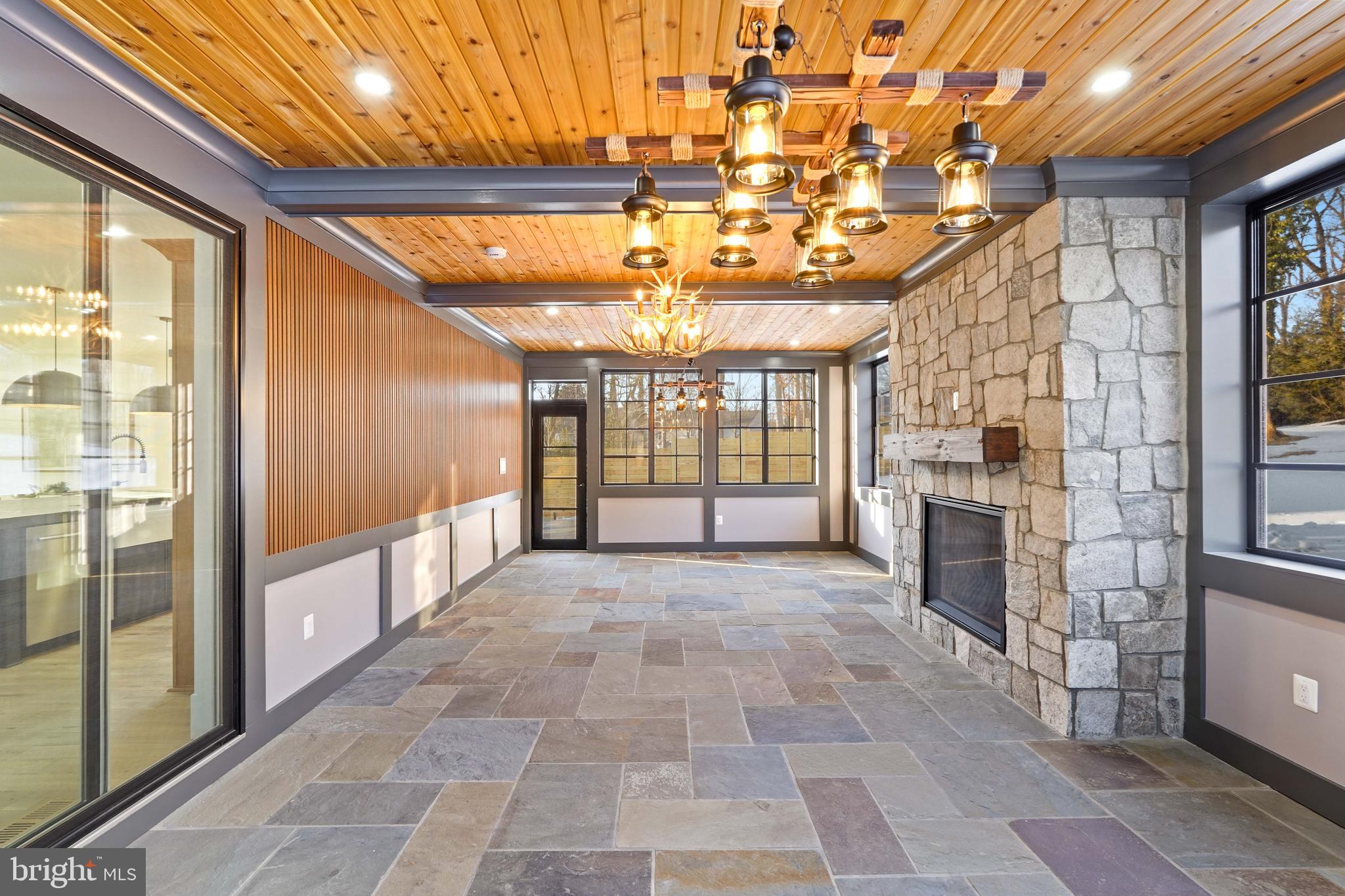 MANOR PARK - Residential