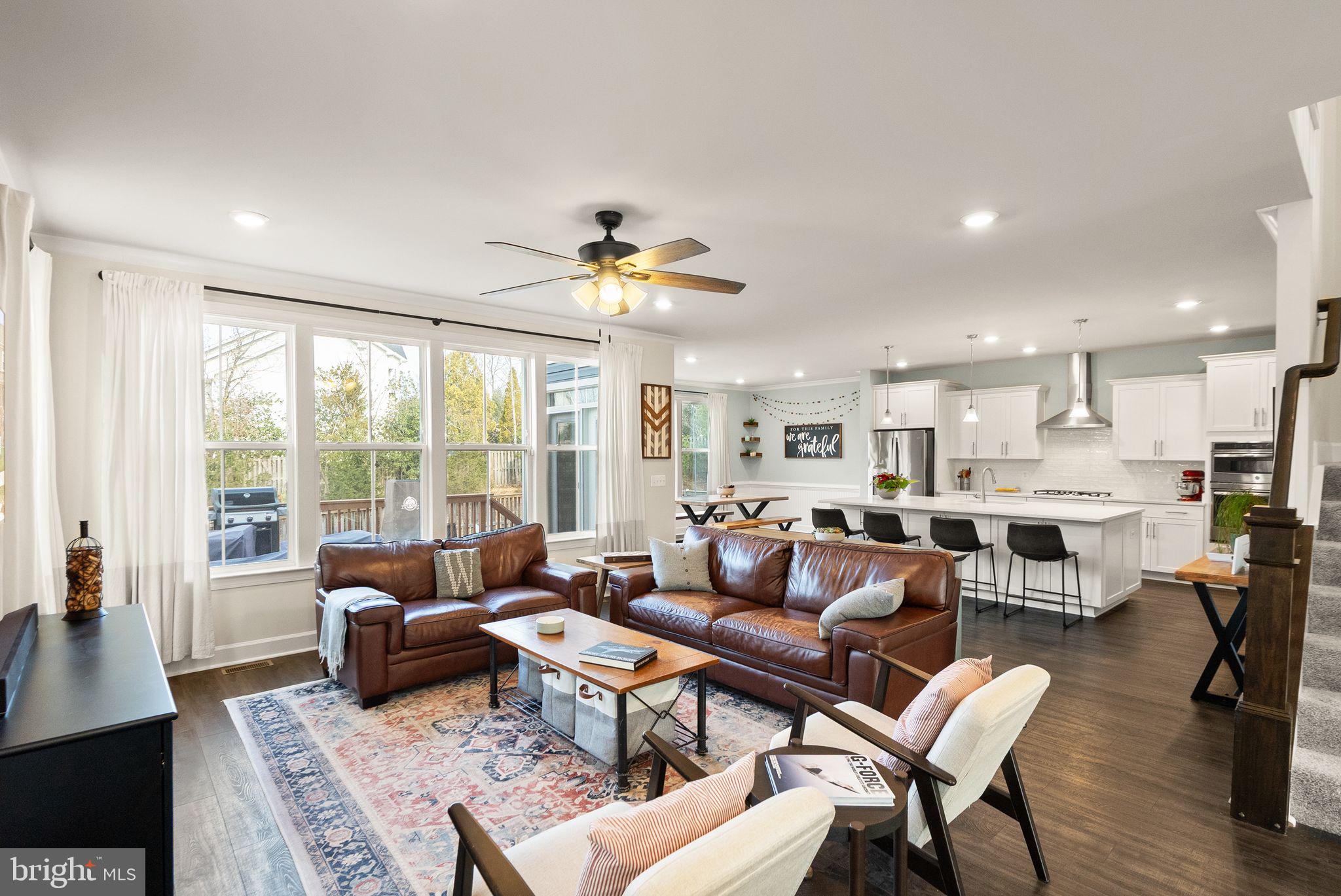 GILES OVERLOOK - Residential