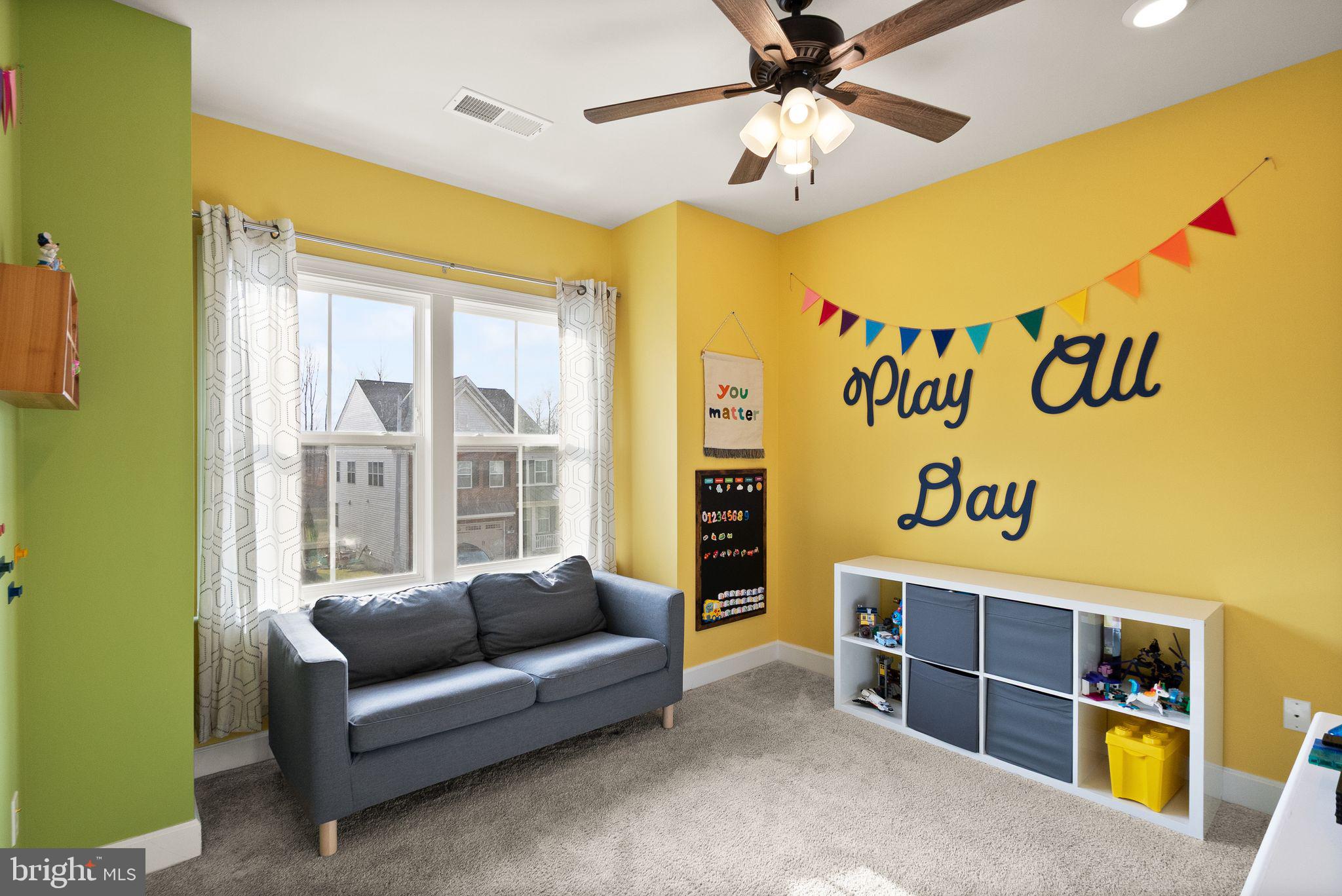 GILES OVERLOOK - Residential