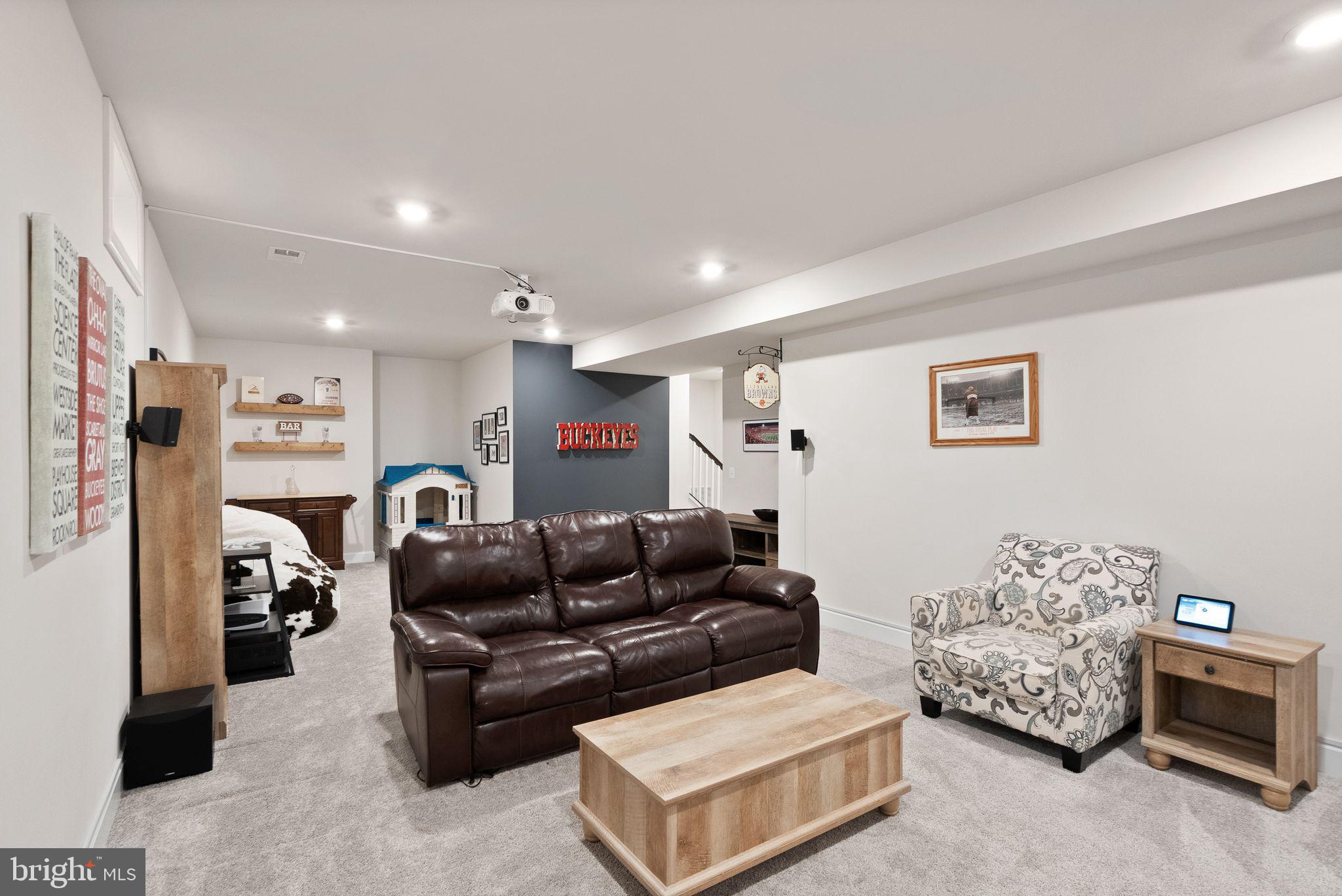 GILES OVERLOOK - Residential