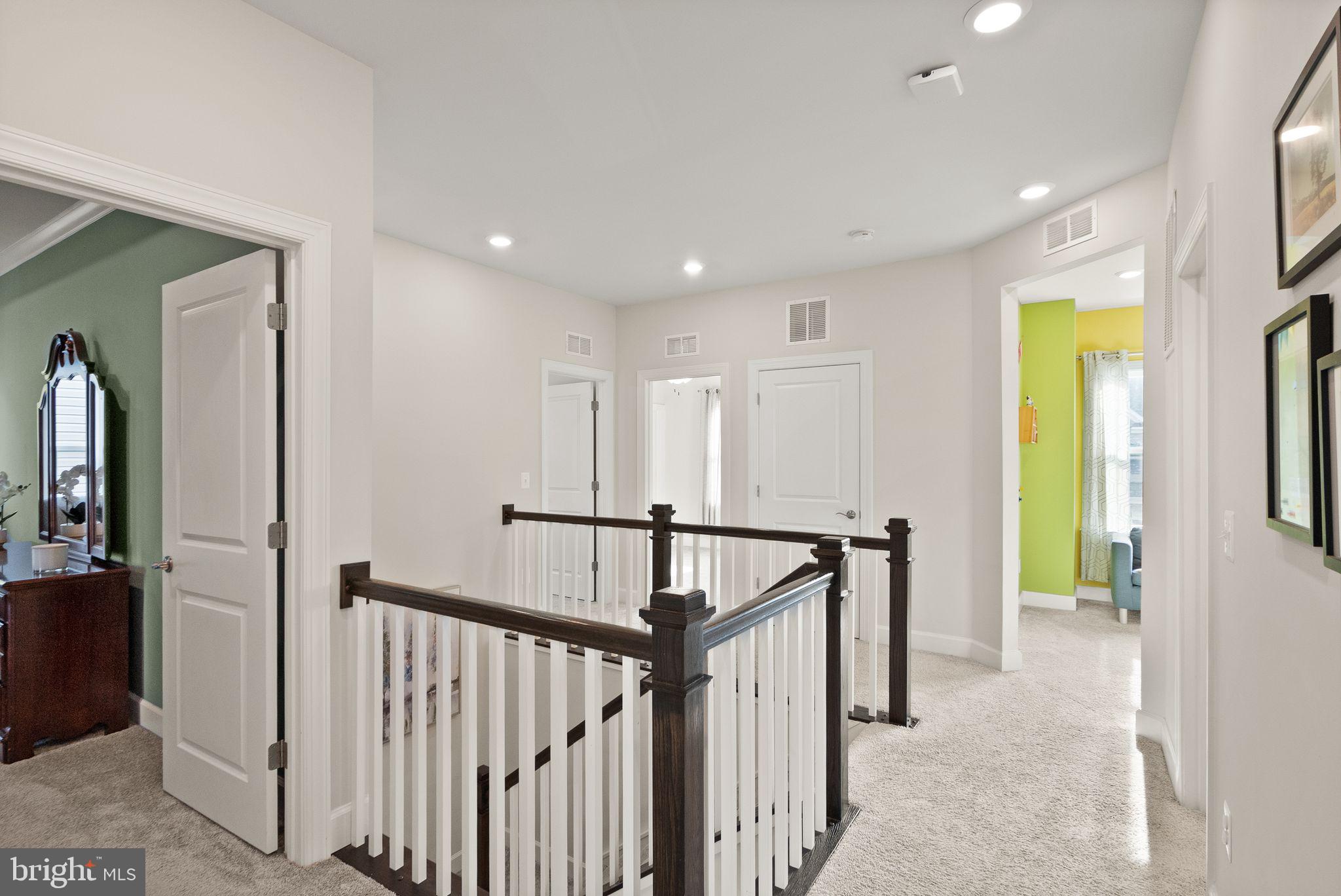 GILES OVERLOOK - Residential