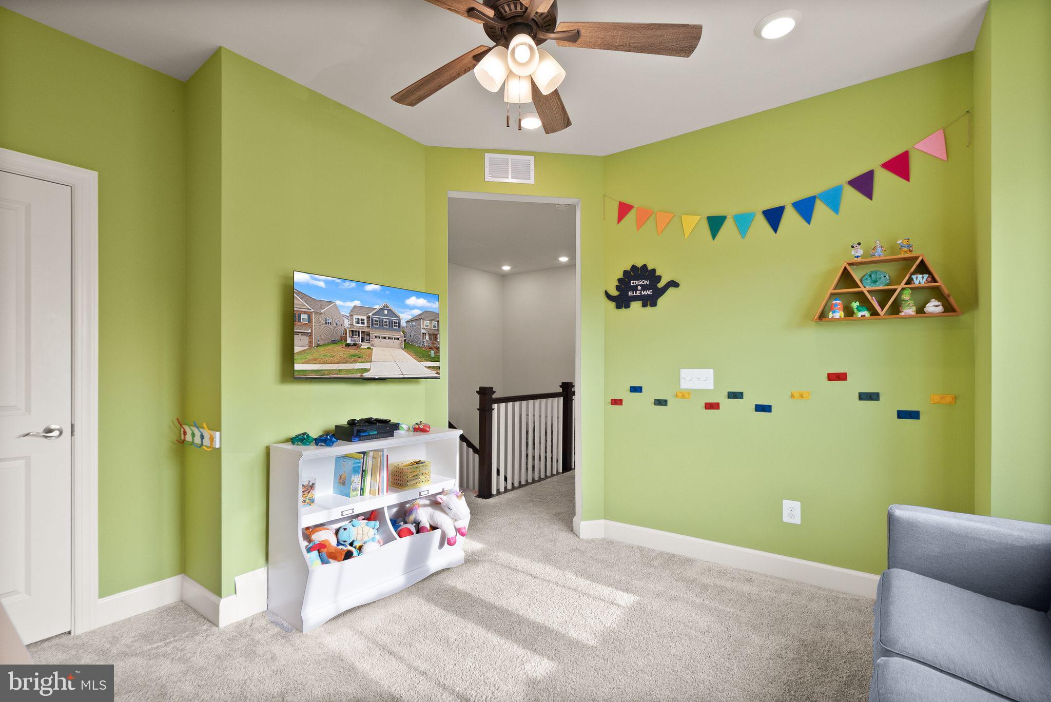 GILES OVERLOOK - Residential