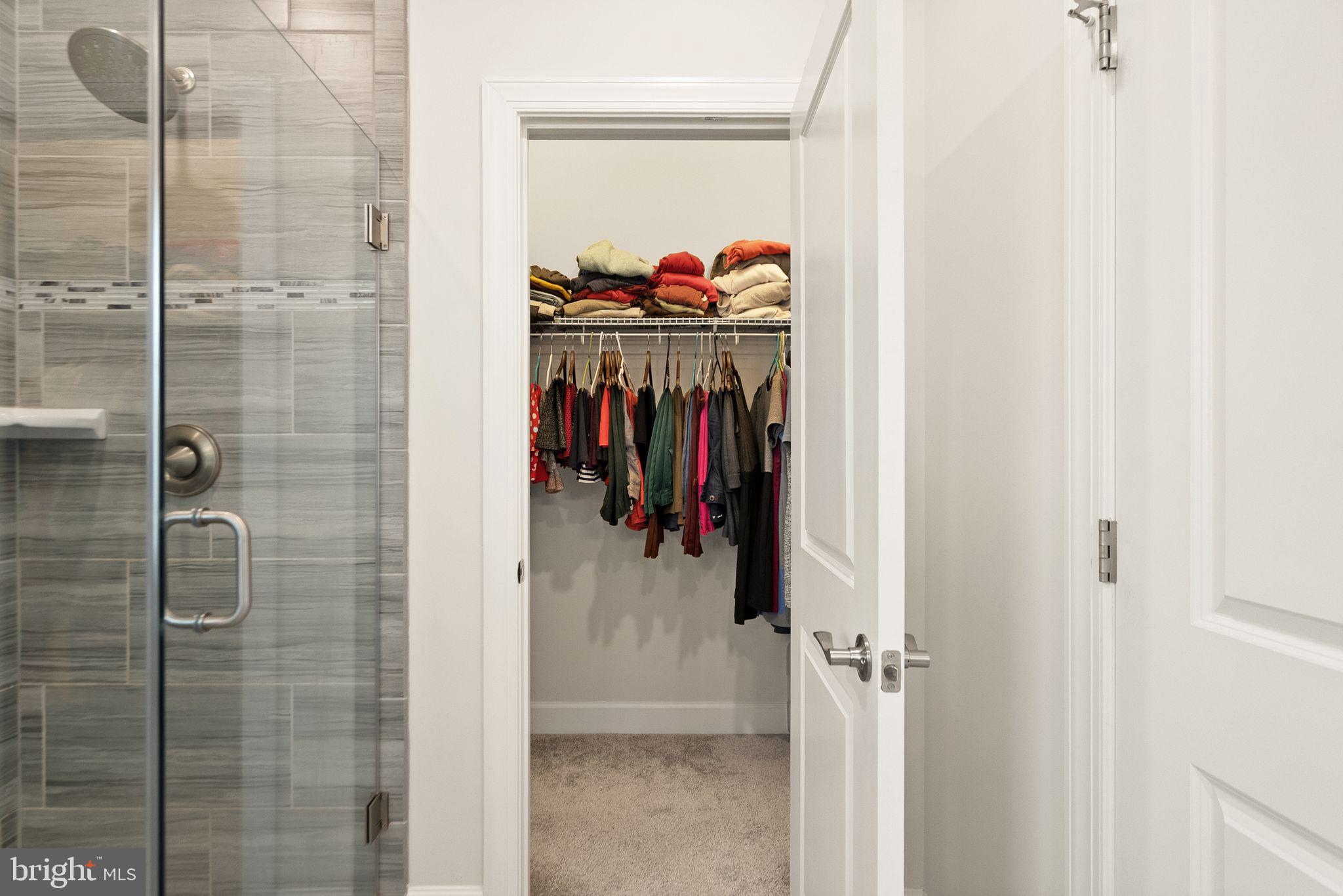 GILES OVERLOOK - Residential