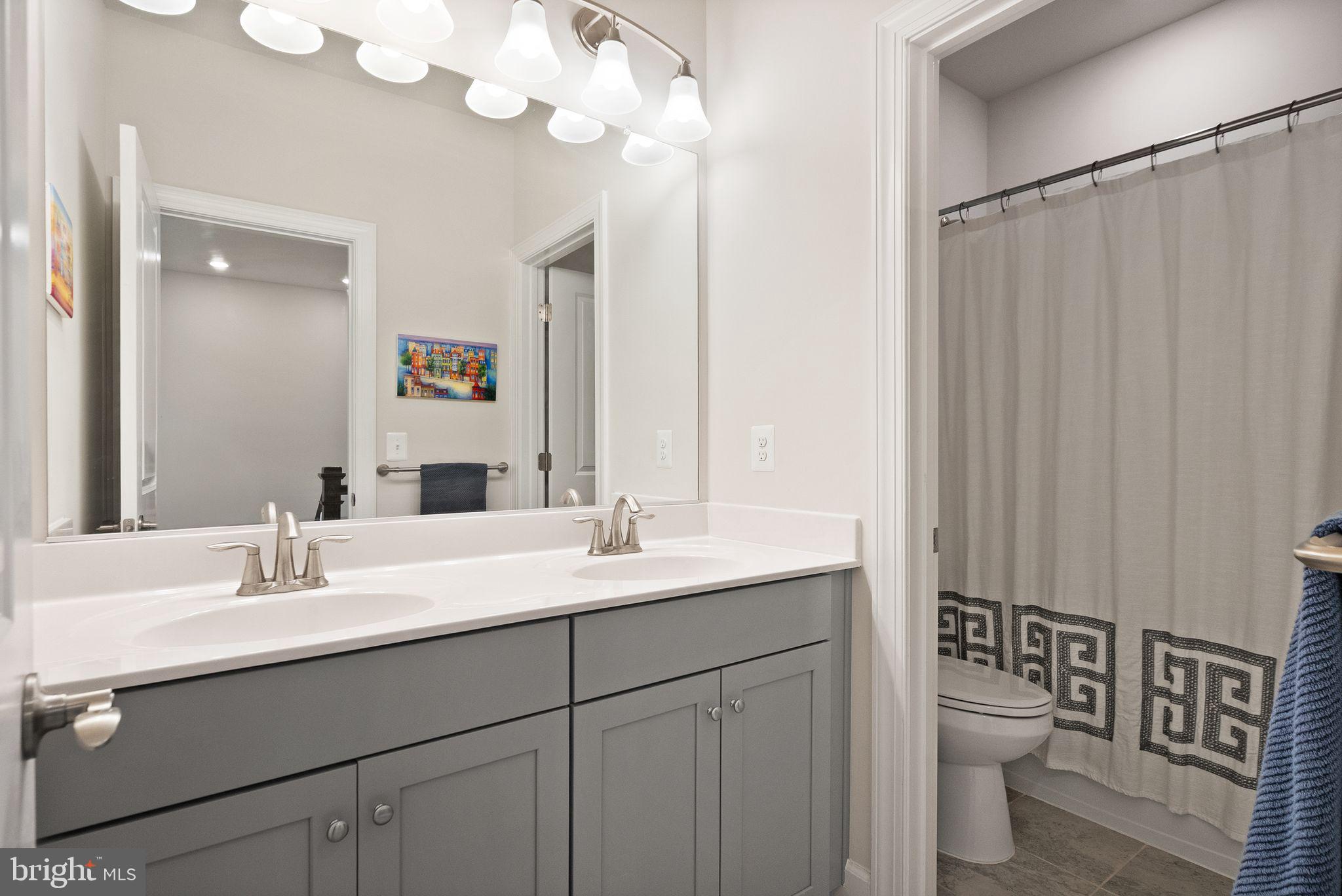 GILES OVERLOOK - Residential