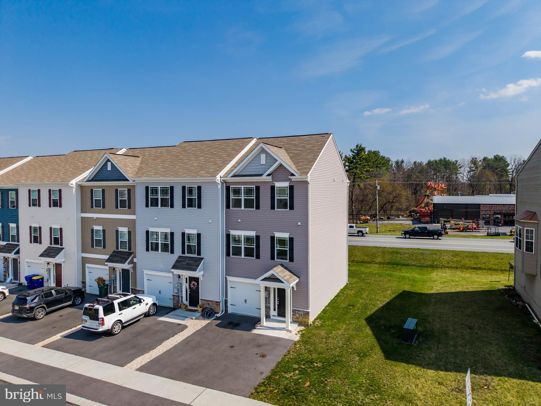SUNSET TOWNHOMES - Residential