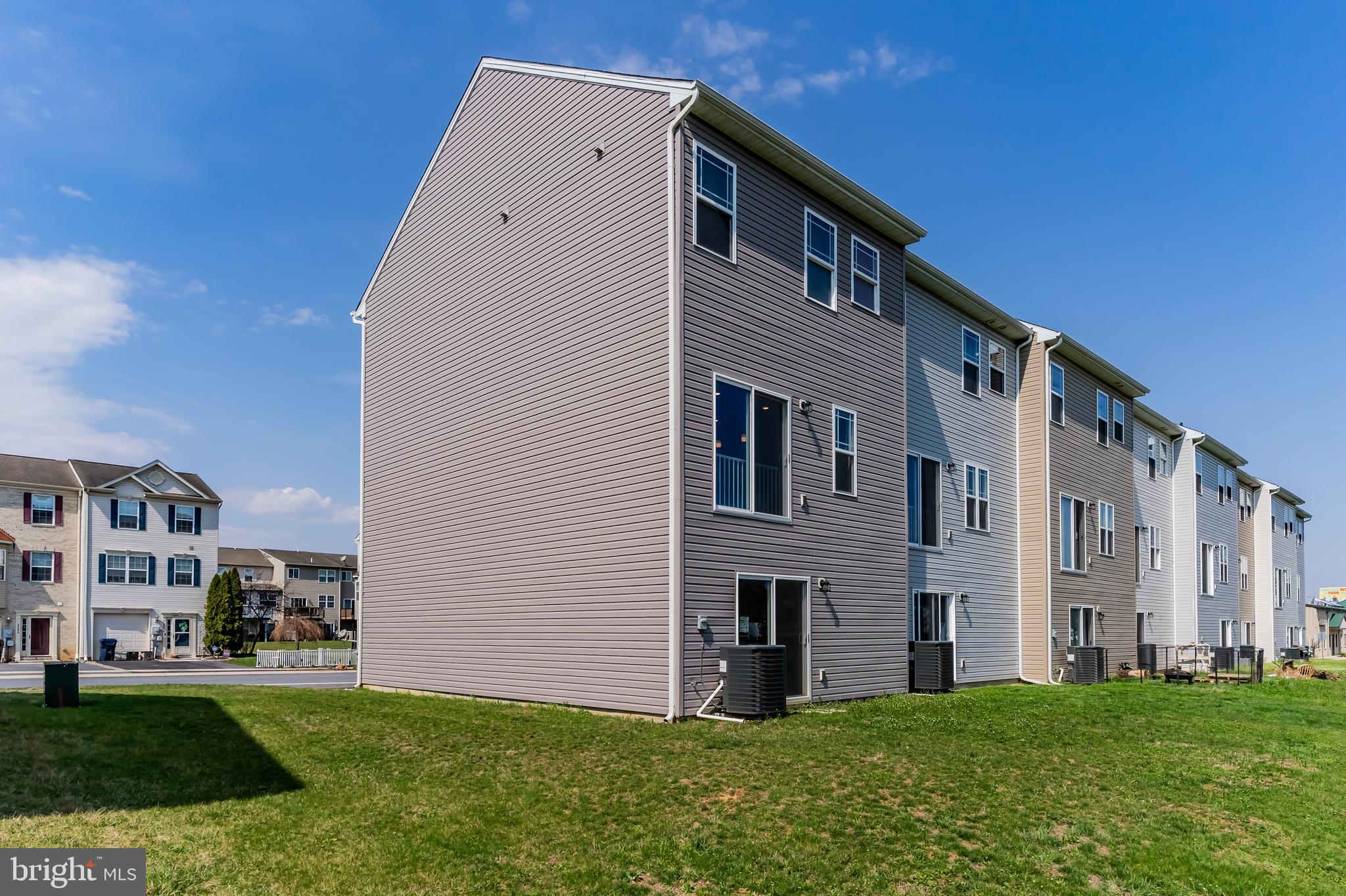 SUNSET TOWNHOMES - Residential