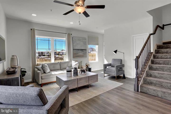 SUNSET TOWNHOMES - Residential