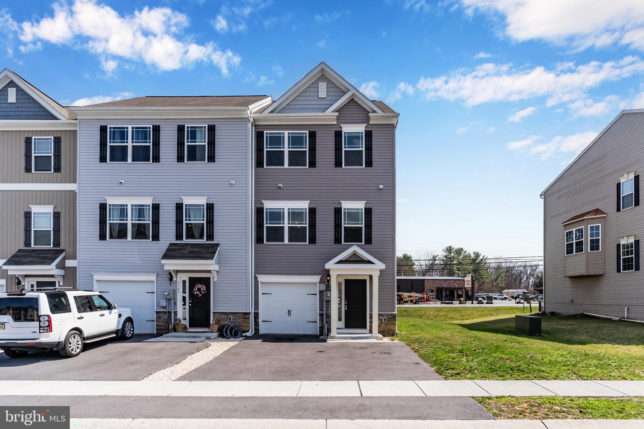 SUNSET TOWNHOMES - Residential