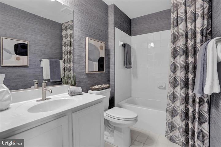 SUNSET TOWNHOMES - Residential