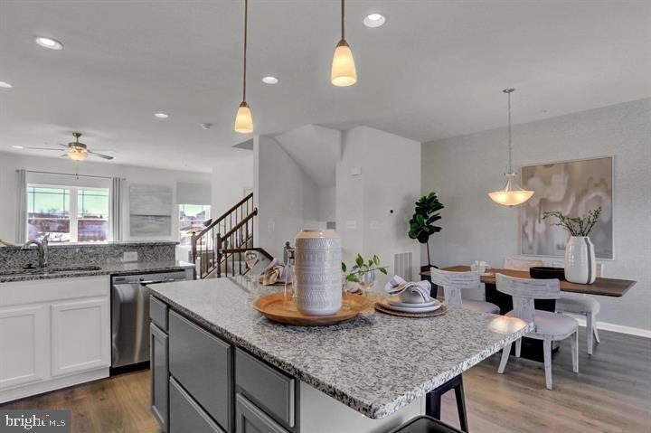 SUNSET TOWNHOMES - Residential