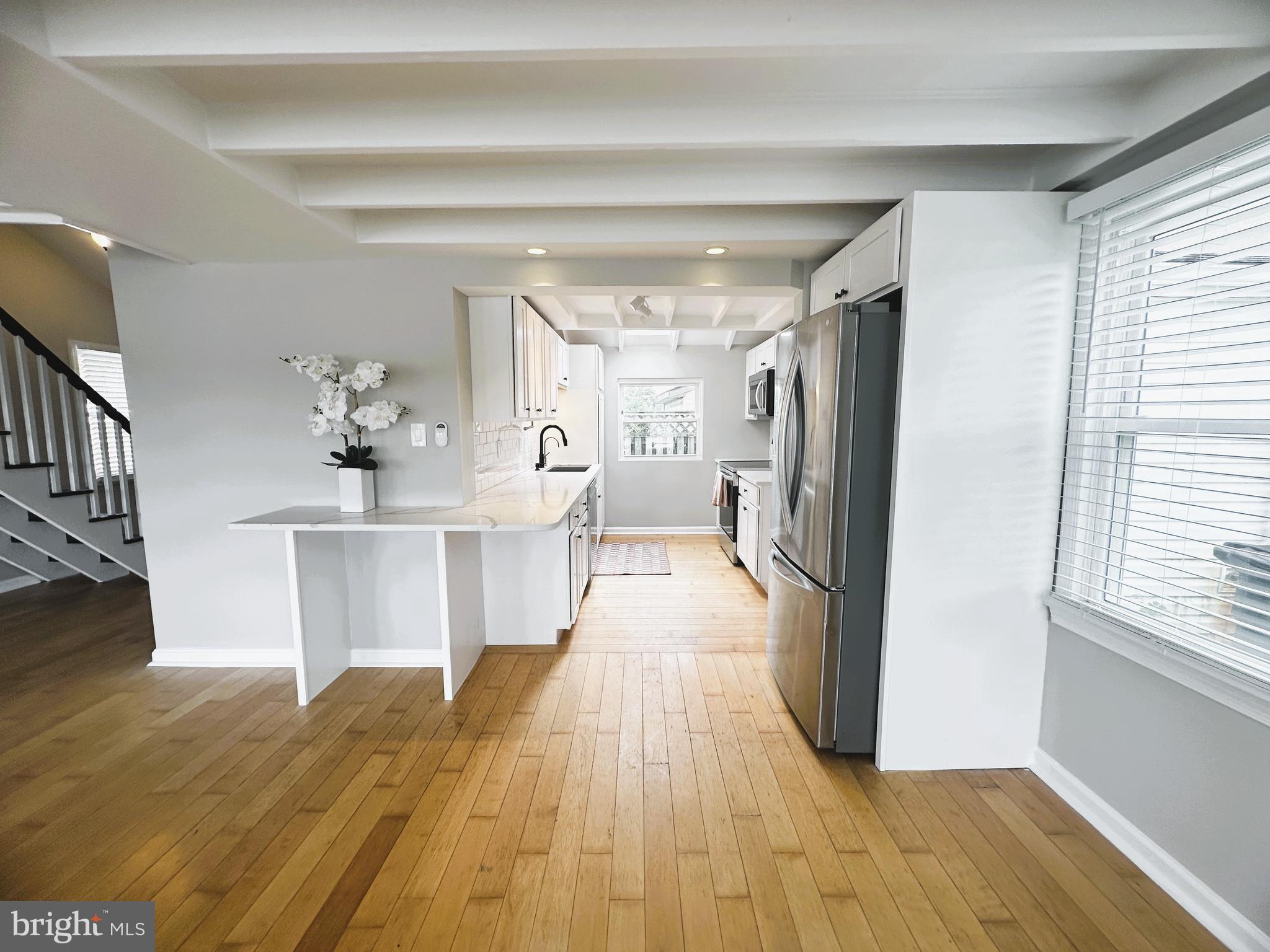 WOODLAND BEACH - Residential