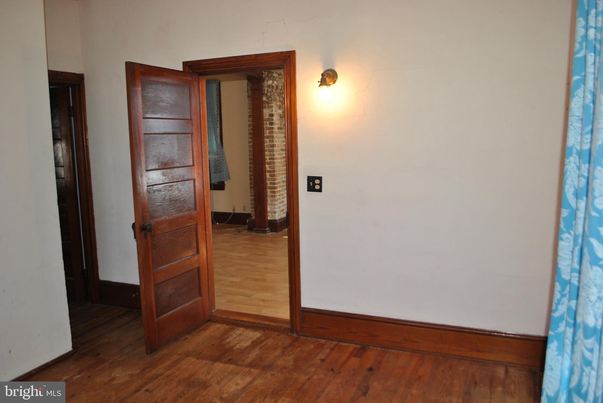 RED LION - Residential