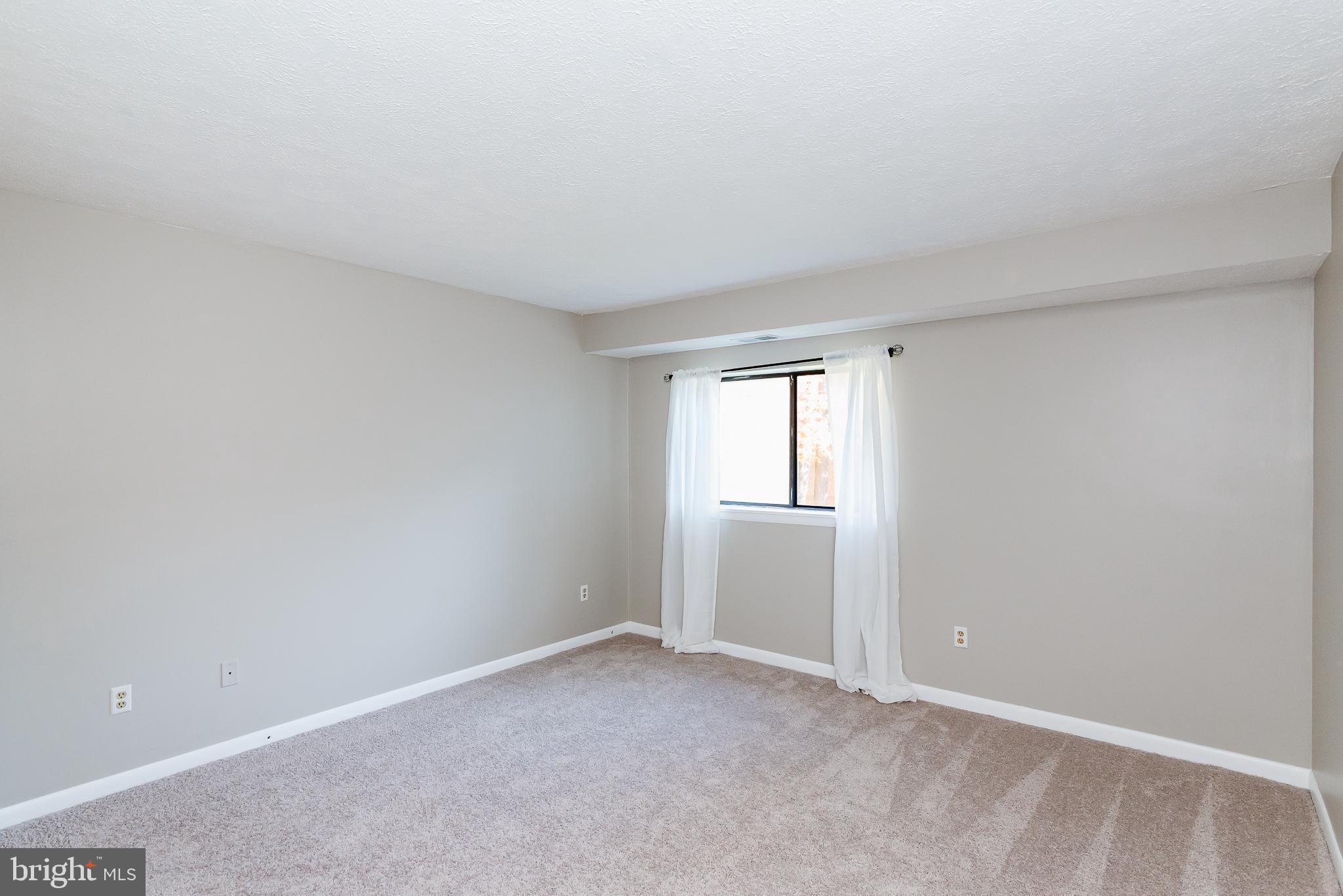 MAGNOLIA WOODS CONDOMINIUMS - Residential