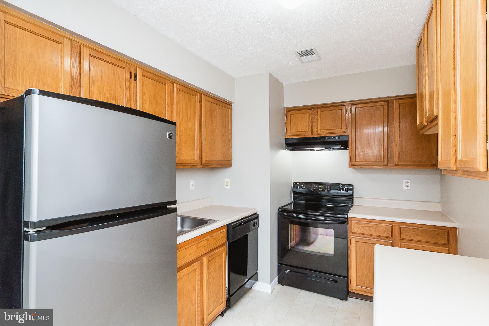 MAGNOLIA WOODS CONDOMINIUMS - Residential