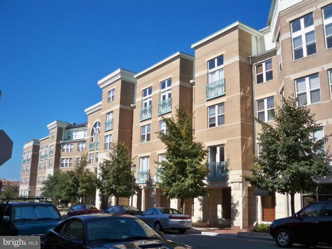 SAVOY AT RESTON TOWN CENTER - Residential Lease