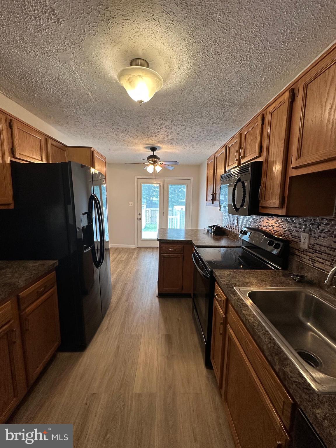 VILLAGE AT SHERANDO - Residential Lease