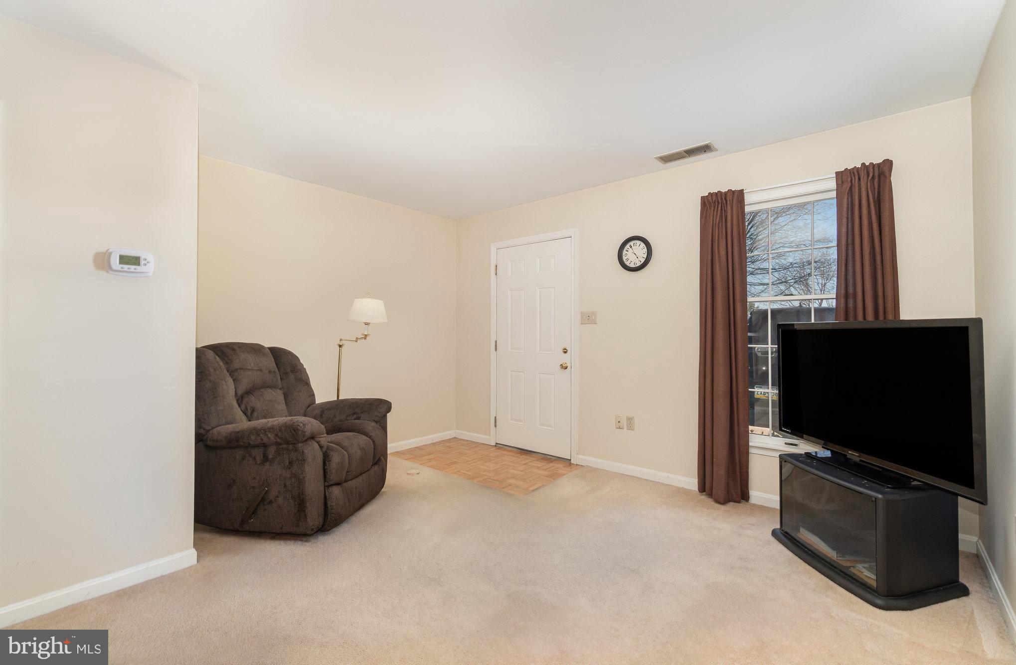 DUKE STREET COMMONS - Residential