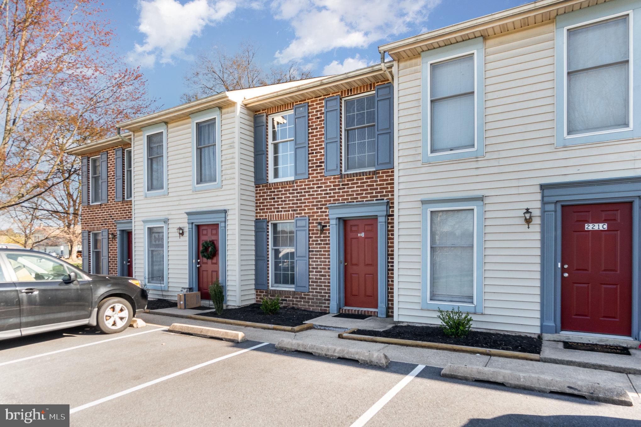 DUKE STREET COMMONS - Residential