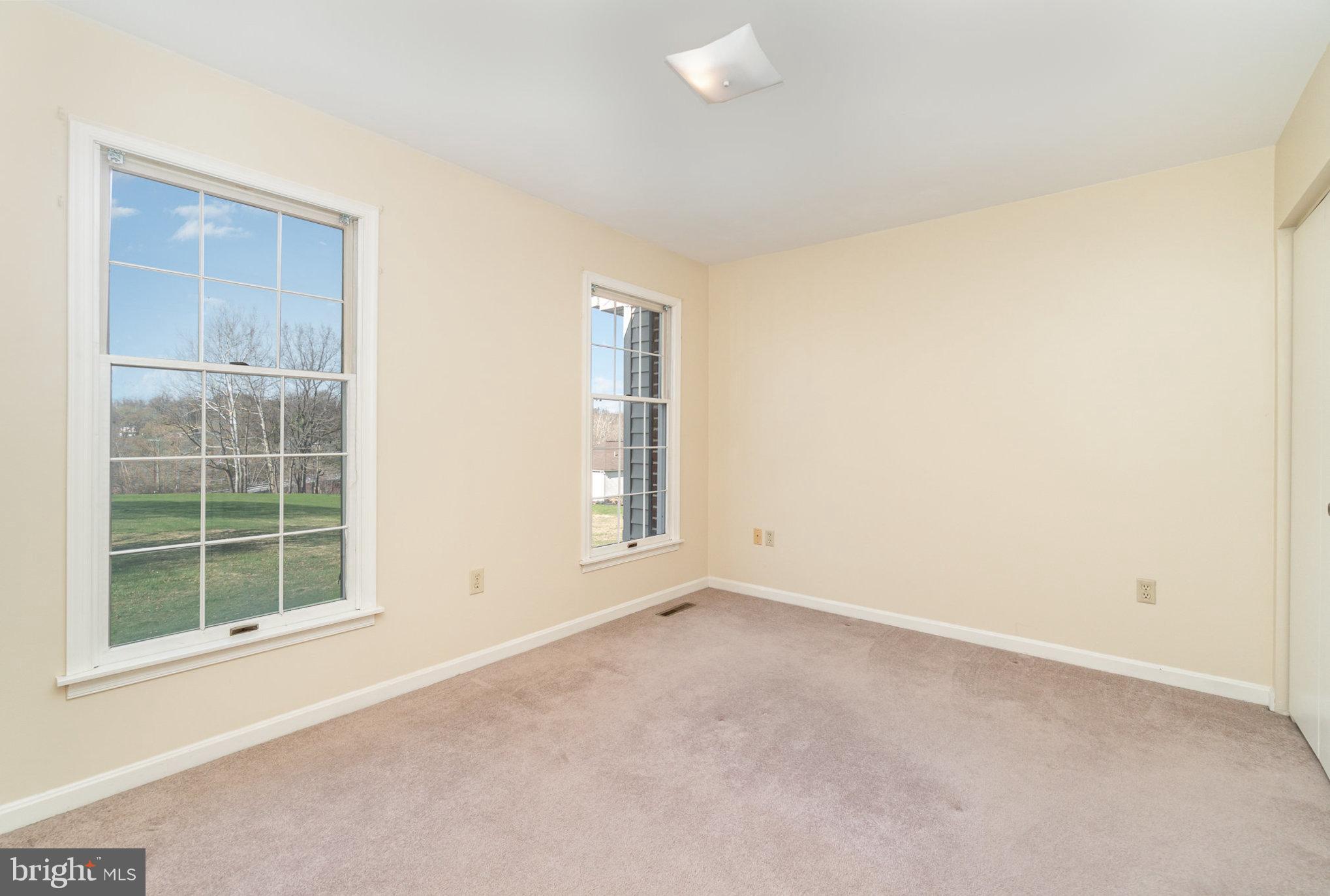 DUKE STREET COMMONS - Residential